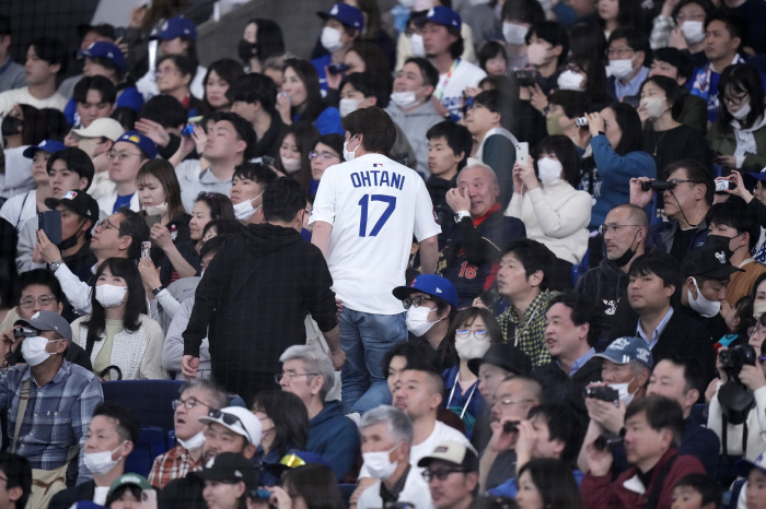 Ohtani fever even more than the Beatles, 200,000 people lined up to train, and ticket prices soared 10 times (Min Chang-ki's Japanese baseball)