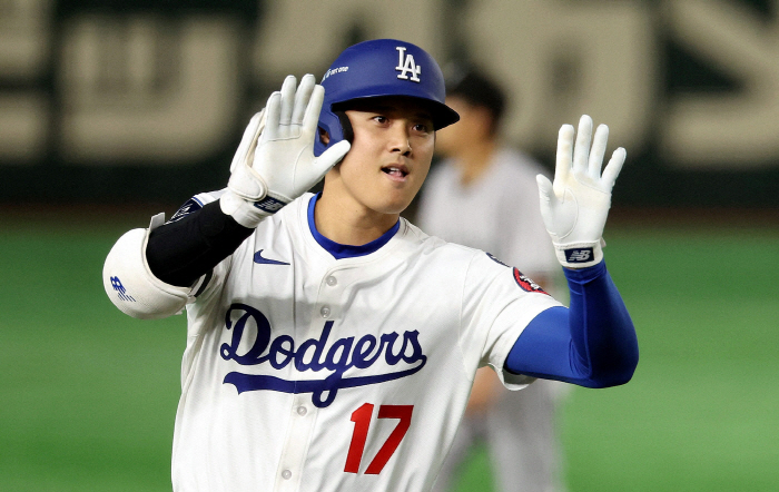 Who would have expected it to be after the first curveball? Ohtani Thrill's Home Run Dodgers Beat Yomiuri