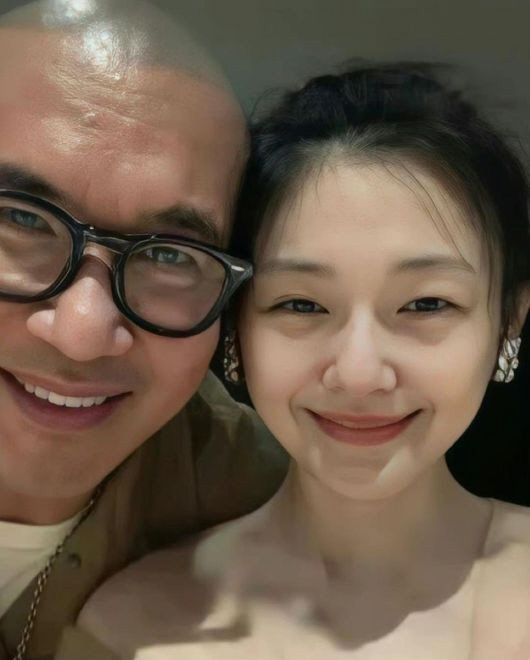 After 42 days of Seo Hee-won's death, Koo Jun-yeop, the funeral director, cried while holding the urn 
