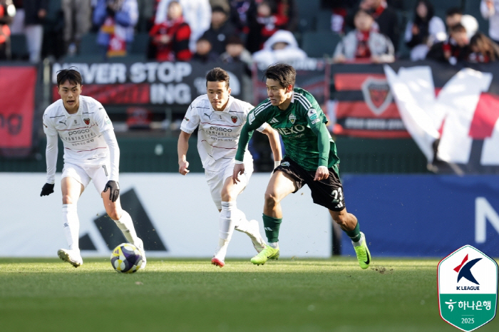 General Jeon Jin-woo Park Jae-yong, Lee Tae-seok, Cho Sang-hyuk, and Meng-gun, Jeonbuk Port's destruction war, and Korea Young's exit from 22 draws 