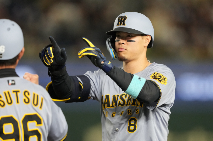 I enjoyed it without being nervous A 20-year-old pitcher with 20 innings of experience in the first team made fun of the Cubs' batting lineup, and the secret to perfect five innings of left-hander in his third year of Hanshin High School (Min Chang-ki's Japanese baseball)