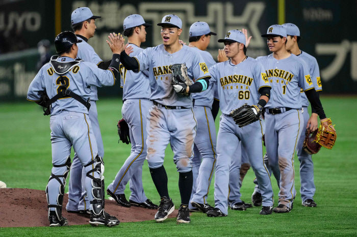 I enjoyed it without being nervous A 20-year-old pitcher with 20 innings of experience in the first team made fun of the Cubs' batting lineup, and the secret to perfect five innings of left-hander in his third year of Hanshin High School (Min Chang-ki's Japanese baseball)