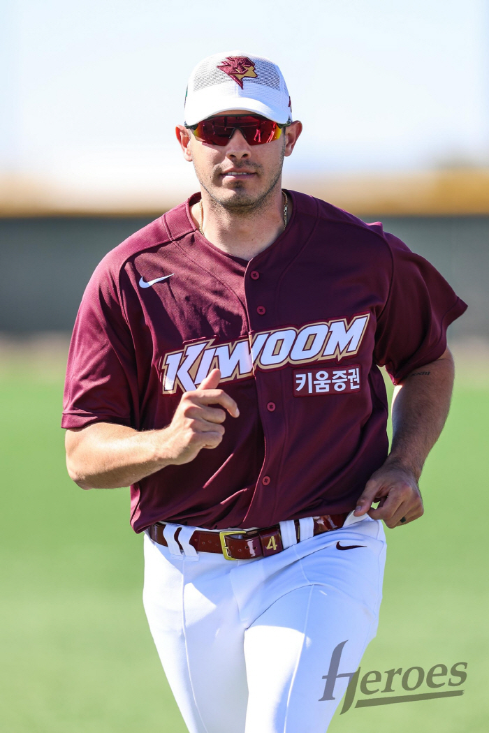 I know all Kiwoom's weaknesses. Even after the confidence toward his mother's home, Cardinez is a variable for the final starting pitcher