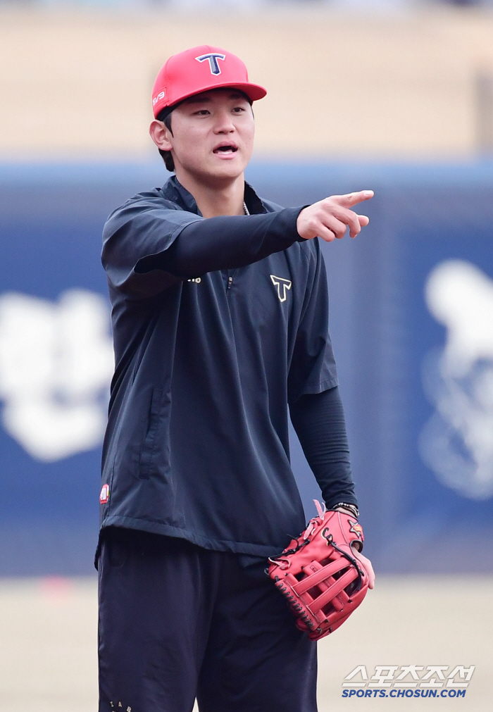 Kim Do-young, who is in great condition at 467, smiles naturally during training (Gwangju Field)