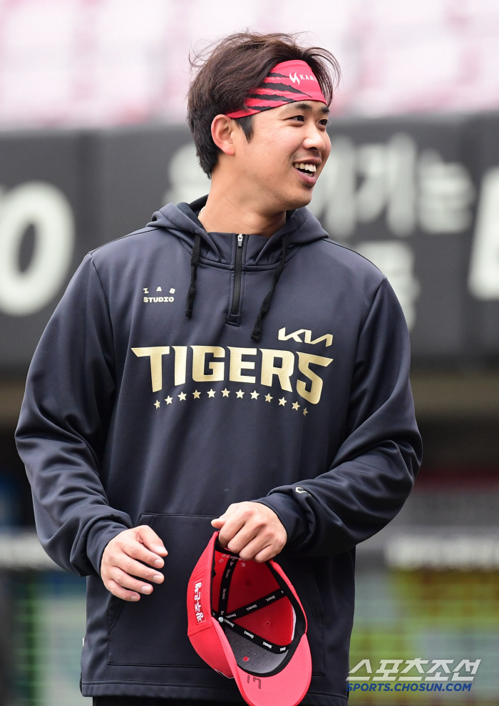 Kim Do-young, who is in great condition at 467, smiles naturally during training (Gwangju Field)