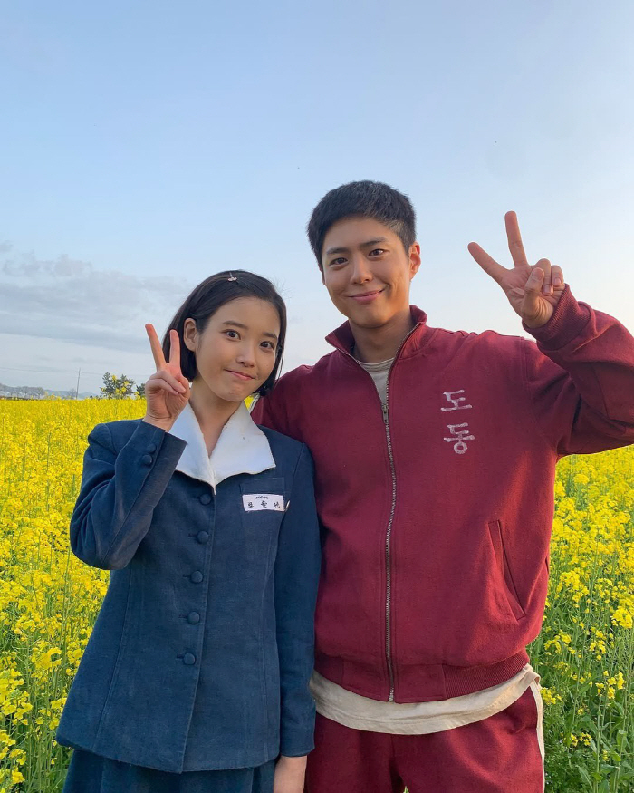 Park Bo-gum Shares Behind-the-Scenes Moments from 'When Life Gives You Tangerines’