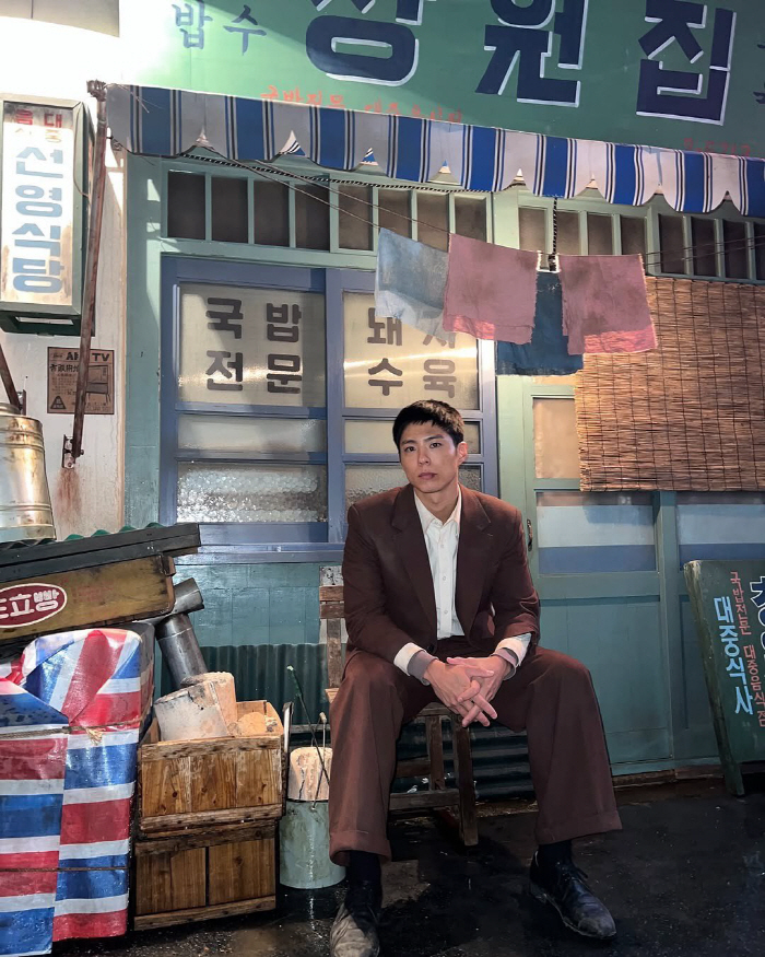 Park Bo-gum Shares Behind-the-Scenes Moments from 'When Life Gives You Tangerines’