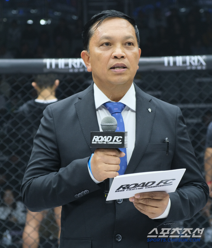 Road FC Philippines CEO Albert Perot and CEO Seo Deok-ho, Gupne ROAD FC 072 Opening Declaration 