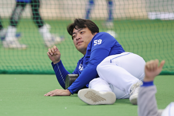 Why did he make a surprise appearance in the Futures League with 149km KKK Bae Chan-seung and two-top left and right bullpens