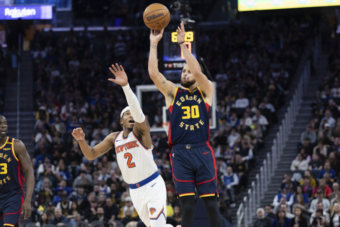 4000 Club Stephen Curry is an MLB Babe Ruth! Curry's Final Three-Point Shoot More Than 5000, Memoirs That Won't Be Broken For Decades