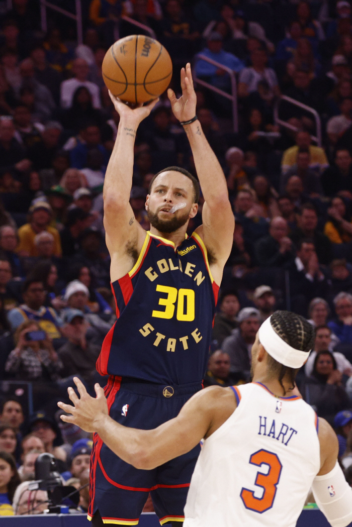 4000 Club Stephen Curry is an MLB Babe Ruth! Curry's Final Three-Point Shoot More Than 5000, Memoirs That Won't Be Broken For Decades