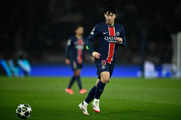 The distance between you and me There's as much left as Lee Kang-in. PSG's lucky 19 LEE championship broke out, and Ligue 1 has won two consecutive games