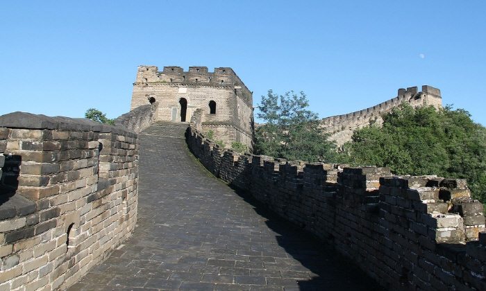 It was a joke of a tourist who took a picture of the exposed buttocks of the Great Wall of China