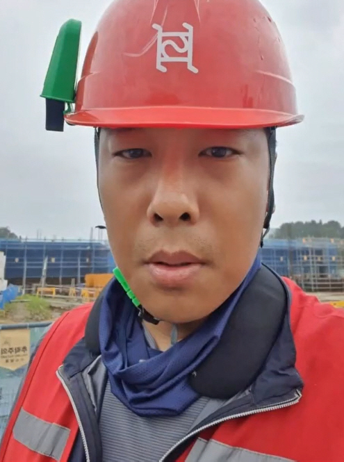 Kim Dong-sung, a national hero, → manual labor..♥Criticism of the Korean people and riding the high-speed train with arrows