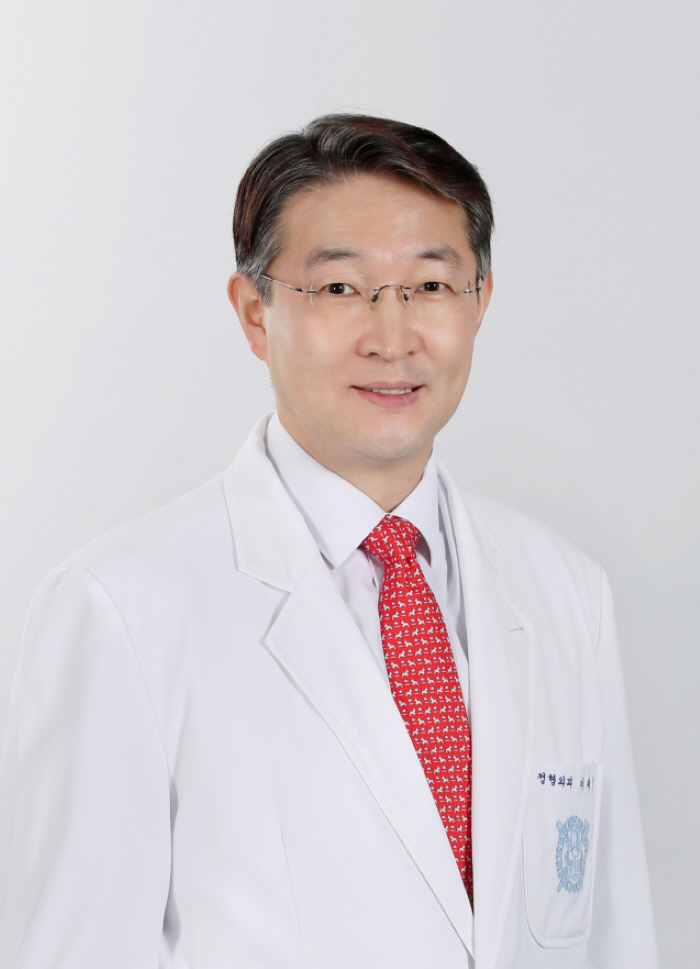 Lee Jae-hyeop, Director of Seoul Boramae Hospital who has been reappointed, serves as a central institution in public medical care