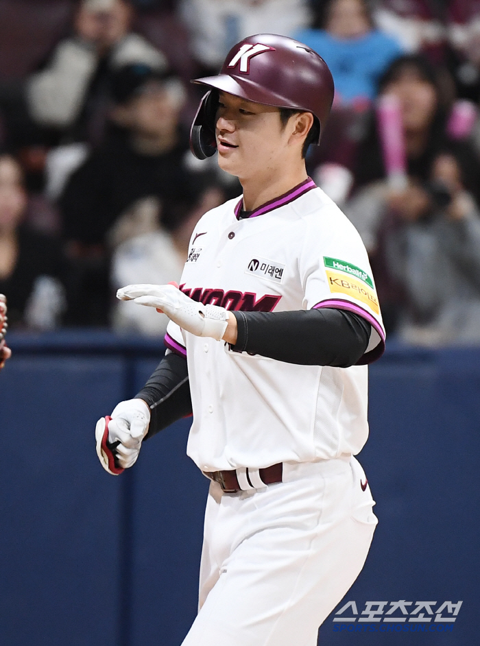 Park Chan-ho's nephew Kim Yoon-ha is the third starter this year! 1 run in 5 innings → Park Joo-hong, the final four Kiwoom, defeated Lotte 4-3. 