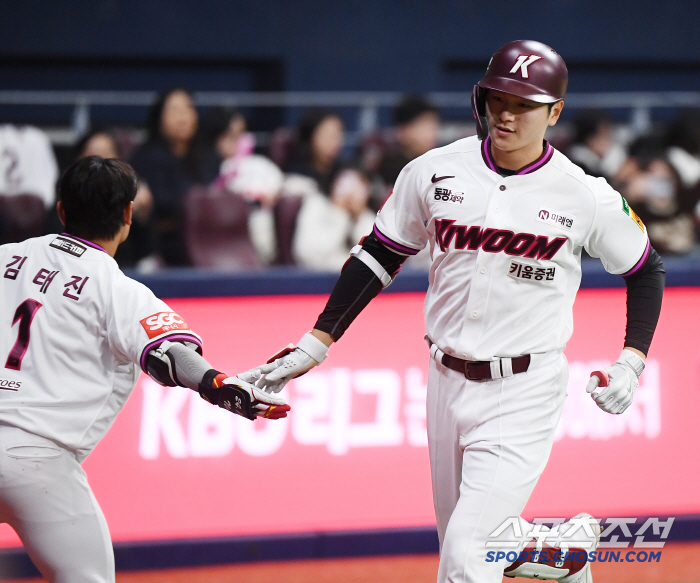 Park Chan-ho's nephew Kim Yoon-ha is the third starter this year! 1 run in 5 innings → Park Joo-hong, the final four Kiwoom, defeated Lotte 4-3. 