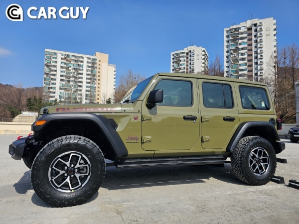  Jeep Wrangler 41 Edition..There are three charms that are enough on-road!