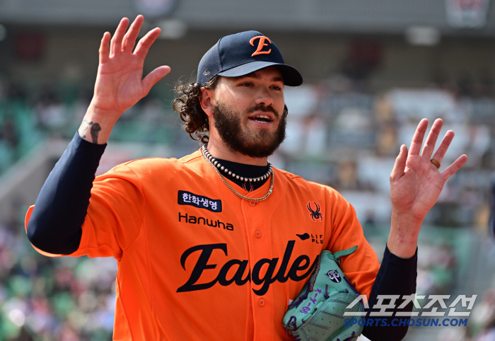 What an opponent for Hanwha starting from the opening! The enemy captain is in front of his eyes → It's really nice. It was so nice