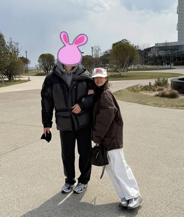 Hyun Bin ♥ Son Ye-jin finally revealed a close-up two-shot..A couple who are happier after having a son