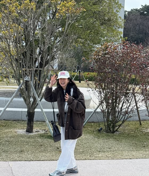 Hyun Bin ♥ Son Ye-jin finally revealed a close-up two-shot..A couple who are happier after having a son