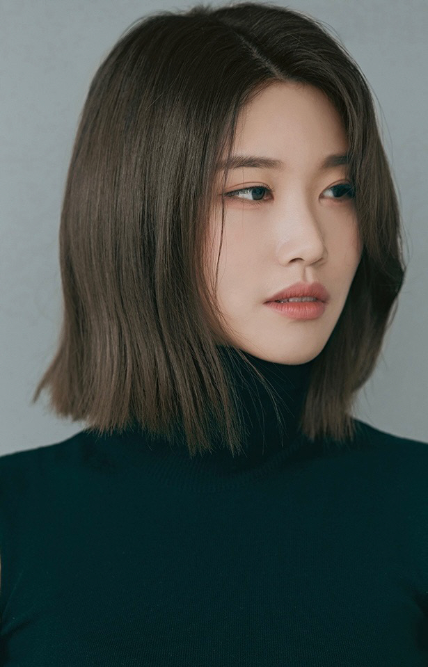  Snow White's voice, talented musical actor Kim Soo-yeon confirmed..The Queen is played by Choi Hyun-sun