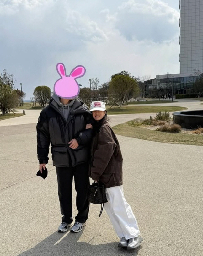 Son Ye-jin Shares Sweet Travel Moment with Hyunbin