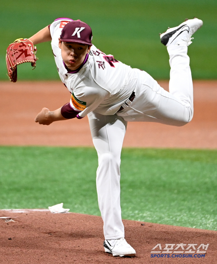 Who said we are last? Rookie Yeo Dong-wook, Kim Won-joong, the Final Fourkium, beat Lotte to finish joint third in the exhibition game. 