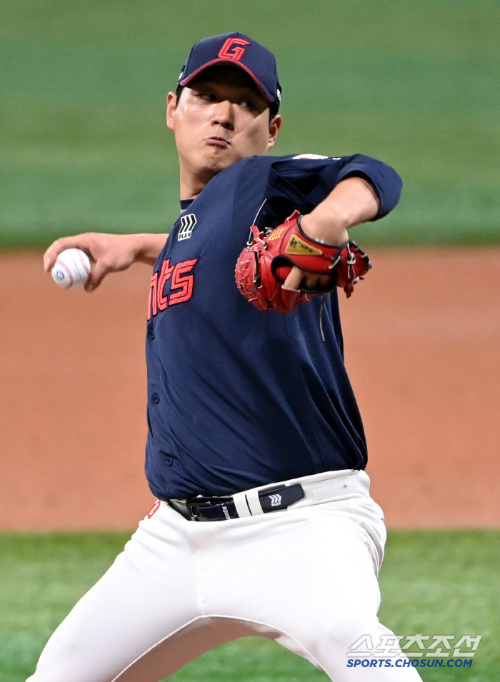 Who said we are last? Rookie Yeo Dong-wook, Kim Won-joong, the Final Fourkium, beat Lotte to finish joint third in the exhibition game. 