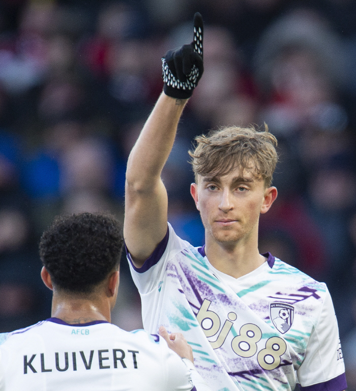  The Netherlands → Spain → Italy → England's young rising star who moved to Europe at a young age, a big hit at the age of 19 when he was selected as a national university