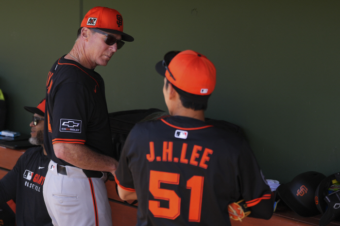  SF's No. 3 hitter  Lee Jung-hoo's opening match is OK, and back MRI results are fine