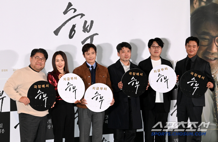  The main characters in the movie competition