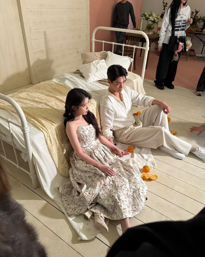 IU Shares Behind-the-Scenes Moments from 'When Life Gives You Tangerines'