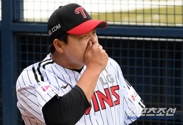 The 5.2 billion FA opener failed to finish. Up to 142km in the second division, and the number of home runs will be arrested in the second division, and LG's temporary closing will come. 