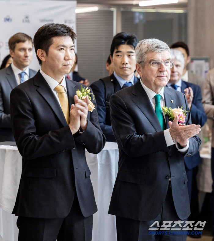 Chairman of Yoo Seung Min, willing to host Jeonbuk 2036, met with IOC President Bach on the 8th (Official)