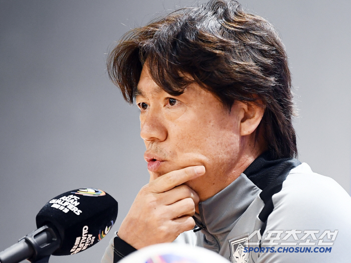 Smooth communication with his team → Coach Hong Myung-bo's return from intensive care injury, question mark on Hwang In-beom's condition in the midfield