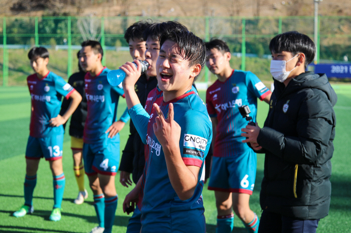 18-year-old Premier Leaguer Born Yoon Do-young Confirms His Transfer to Brighton, Will Return As A Player Who Shines Up This Summer 