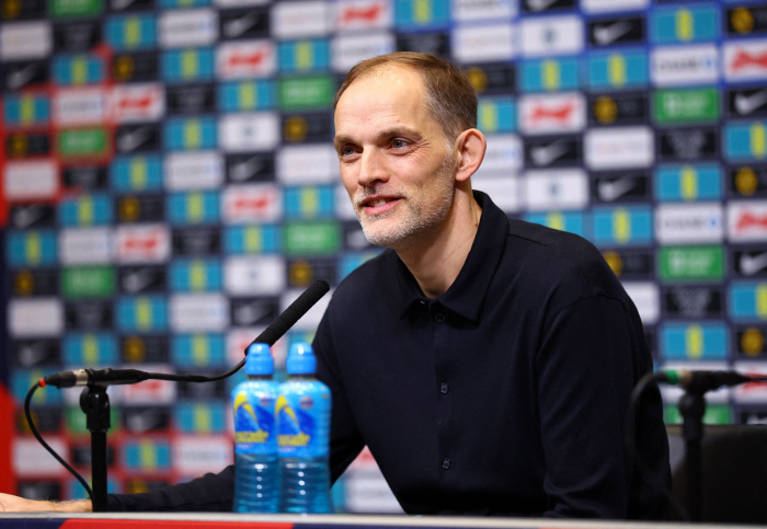 The master shot the master Director Tuchel Southgate? There's no identity...Criticism of the Full-time Director's System of Characteristic Verbal Speech