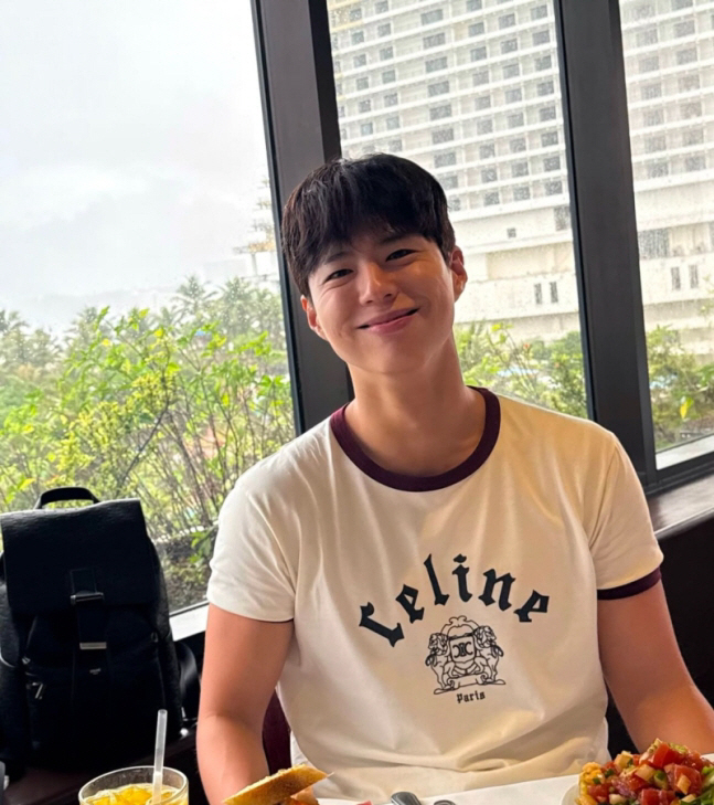 Park Bo-gum Shares Serene Guam Getaway