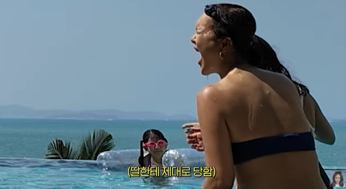 Baek Ji-young was playing in a bikini and was beaten by her daughter's revenge (Baek Ji-young)