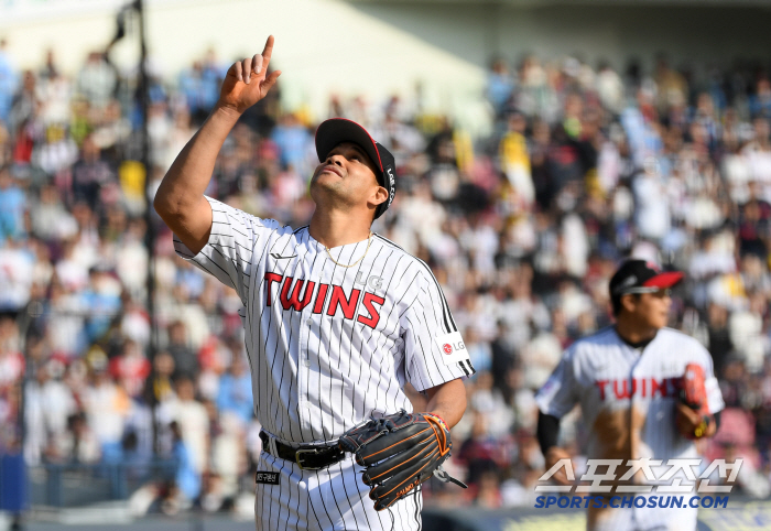 From the opening game, Megatwinspo explosion? Chirinos' first win, LG, 3 mistakes, 12-2 victory over Lotte 