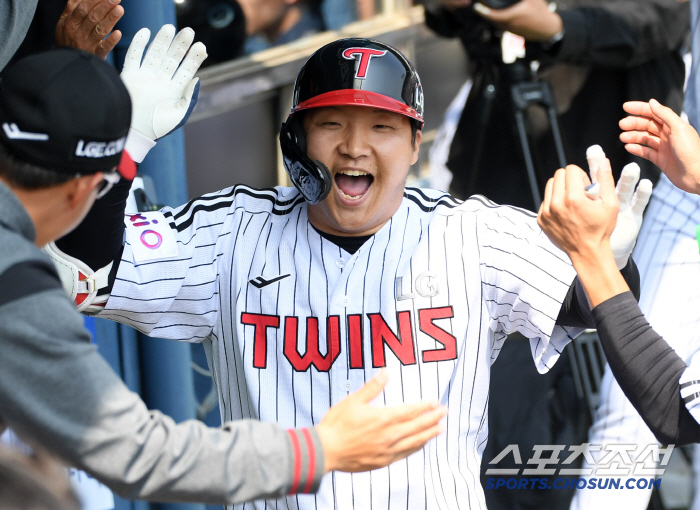 I thought it was a fastball, but it flew 128 meters at 166 kilometers, making it my first homer of the 2025 season. I'm happy to hit my first homer of the season 