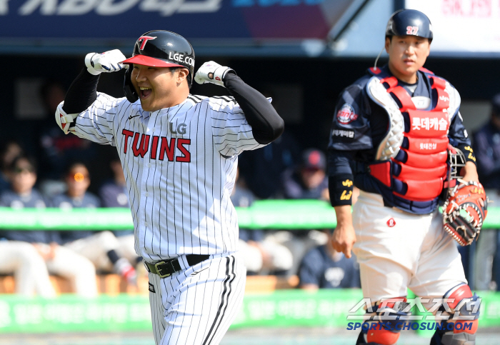 I thought it was a fastball, but it flew 128 meters at 166 kilometers, making it my first homer of the 2025 season. I'm happy to hit my first homer of the season 