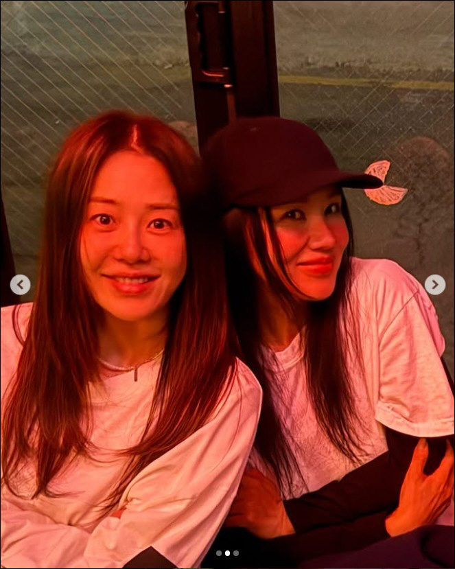 Ko Hyun-jung X Uhm Jung-hwa, who's in their 50s...She shines even without makeup