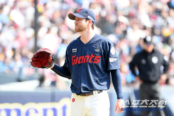 Lotte Barnes scored three runs in the first inning and four runs in the third inning. Eight hits and seven runs in three innings. a losing battle