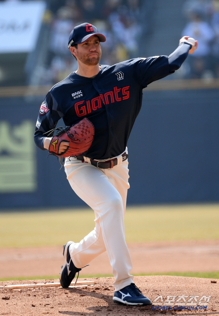 Lotte Barnes scored three runs in the first inning and four runs in the third inning. Eight hits and seven runs in three innings. a losing battle