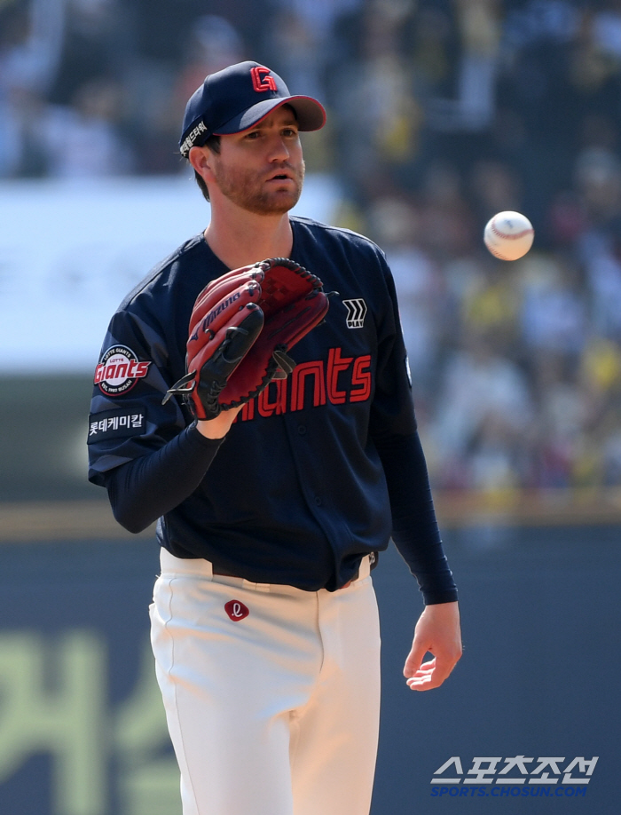 Lotte Barnes scored three runs in the first inning and four runs in the third inning. Eight hits and seven runs in three innings. a losing battle