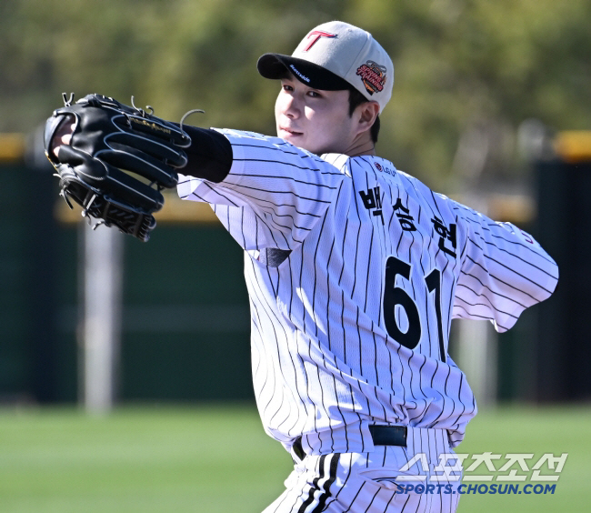 Three hits and three hits in one inning in the second division. It's an ambiguous grade, but the reason why she was so jealous. Baek Seung Hyun finally got 151km. 