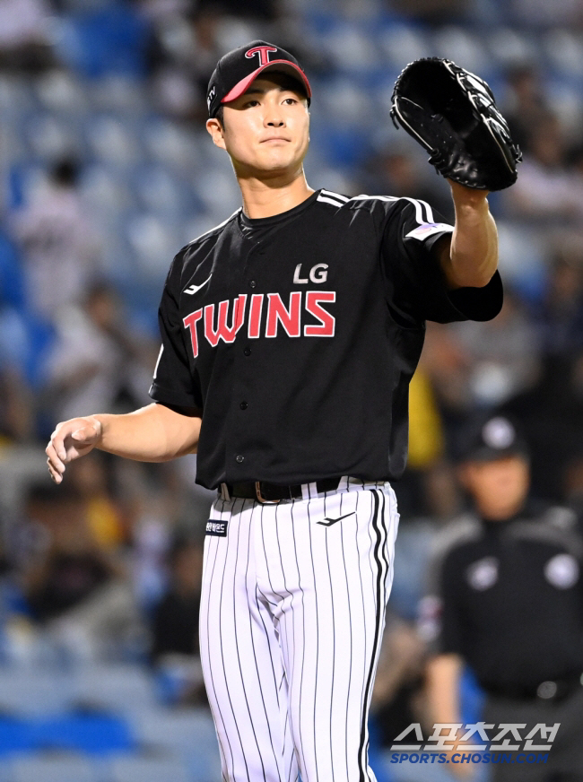 Three hits and three hits in one inning in the second division. It's an ambiguous grade, but the reason why she was so jealous. Baek Seung Hyun finally got 151km. 