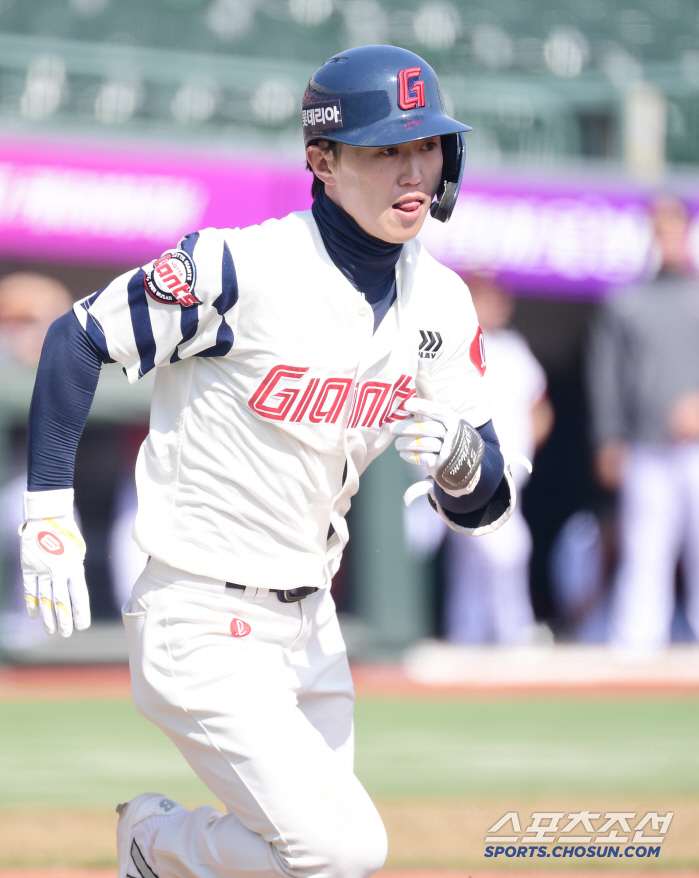 Excluding Park Seung-wook and Hwang Sung-bin → Jeon Min-jae, starting shortstop, Lotte's unconventional lineup major surgery...Should I overcome the disappointment of the opening game? 